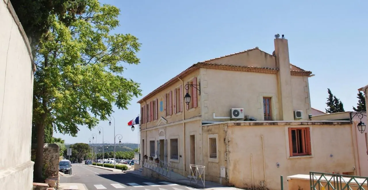 Cosy Studio Saint-Mitre-les-Remparts 0*,  France