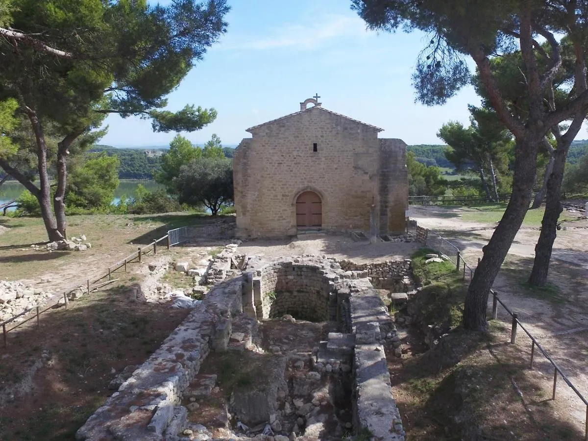 Cosy Studio Saint-Mitre-les-Remparts France