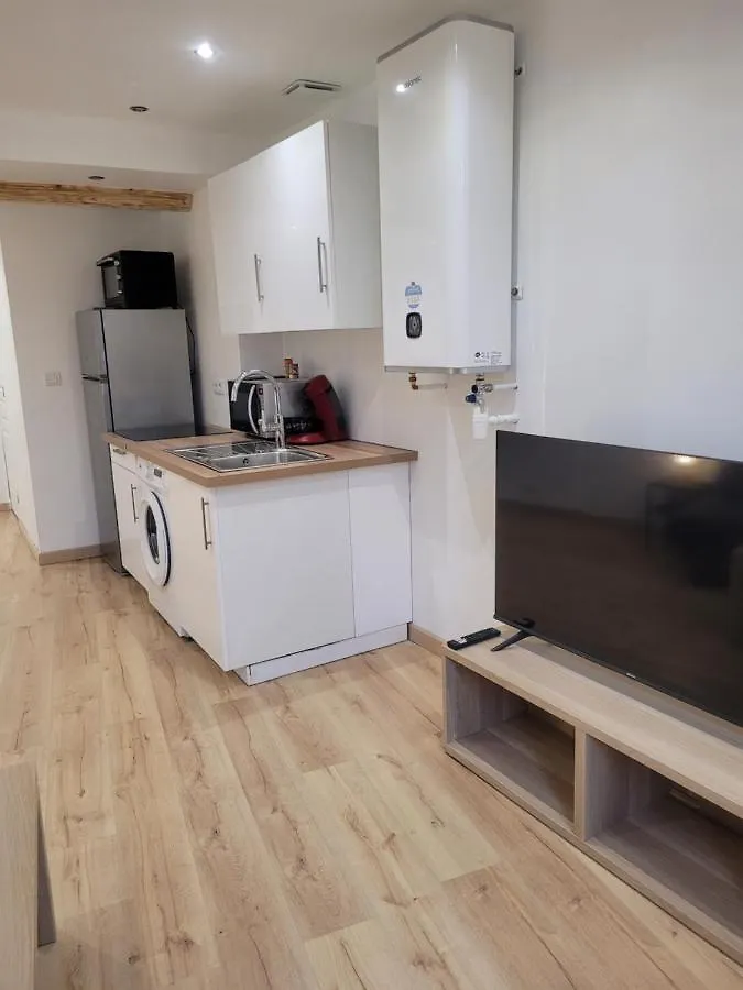 Cosy Studio Saint-Mitre-les-Remparts 0*,